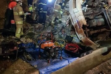 Motorista morre após capotar caminhão na BR-381, em Igarapé