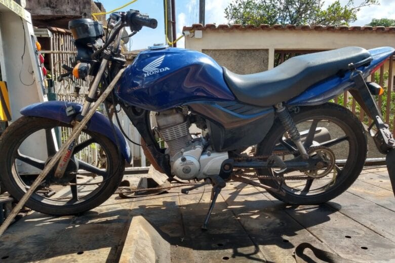 Adolescentes roubam moto e acabam presos pela PM em Monlevade