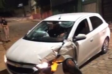 Mulher é socorrida após acidente na Avenida das Rosas