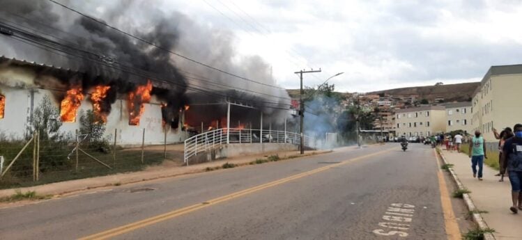 Suspeito é indiciado por incêndio que destruiu UPA em Itabira