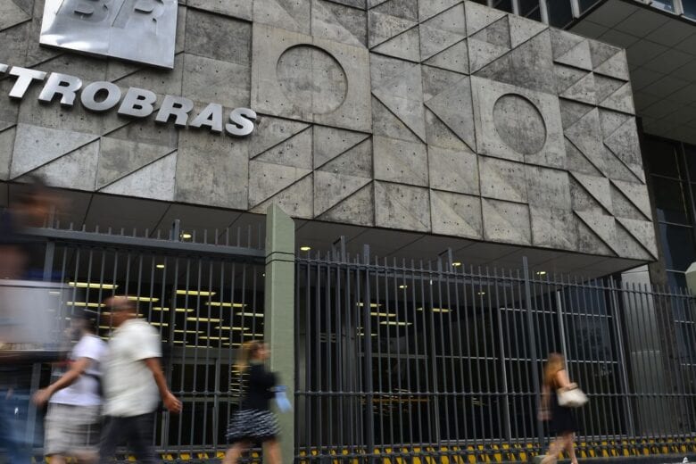 Pré-sal: Petrobras firma contrato para construção de sétima plataforma
