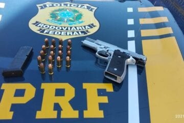 Mulher é presa transportando pistola de uso restrito das forças armadas