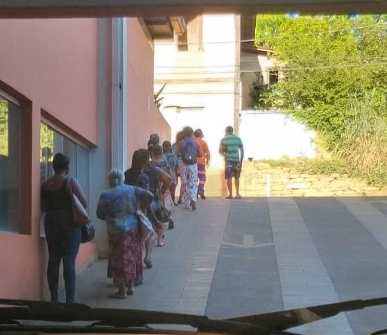Comércio de Conceição registra grandes filas; moradores culpam decreto
