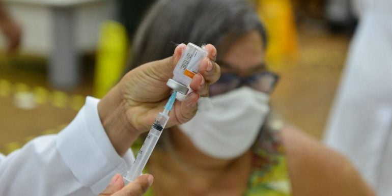 BH adota prazo de 4 meses para dose de reforço, mas vai realizar convocação para os grupos