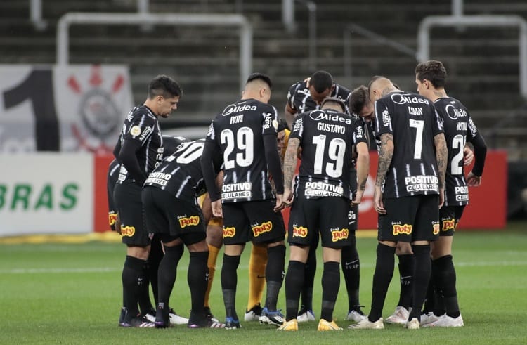 Em busca da formação, Corinthians recebe o Atlético-GO pela Copa do Brasil