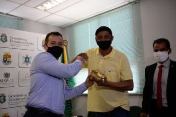 Ex-centroavante Jardel recupera chuteiras de ouro roubadas em sua casa