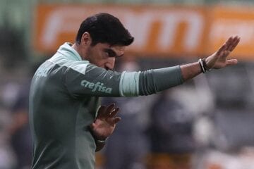 Abel elogia Deyverson e fala sobre poupar: ‘Como fazer isso?’