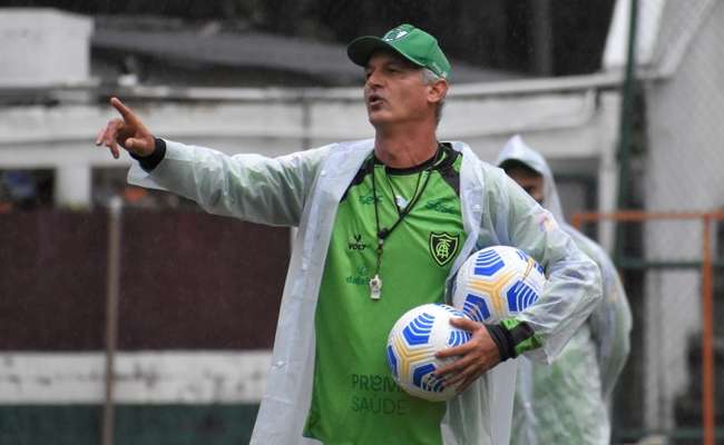 Pressionado, América enfrenta o Flamengo pelo Brasileirão; veja as escalações e onde assistir