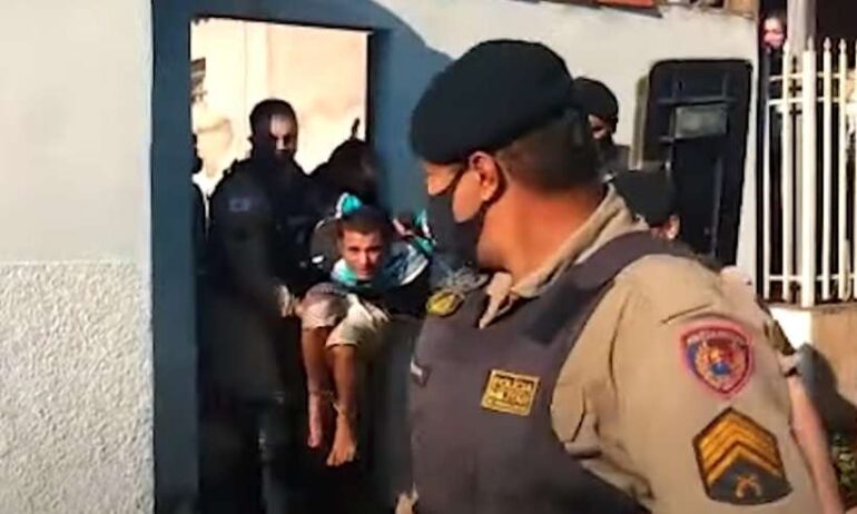 Homem é preso depois de manter a namorada em cárcere privado