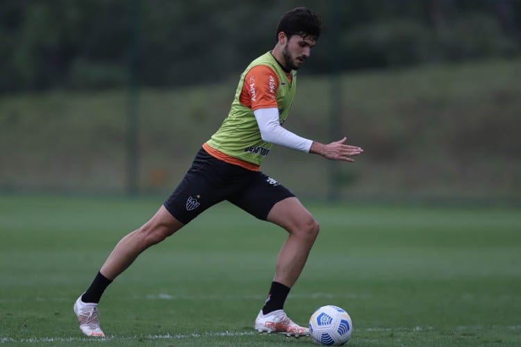 Igor Rabello testa positivo para COVID-19 e vira desfalque no Atlético