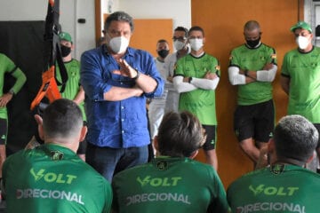 Após saída de Lisca, Salum faz reunião e incentiva grupo do América