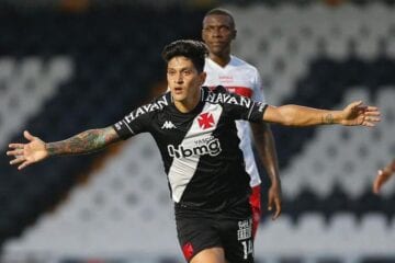 Vasco bate o CRB em São Januário, encosta no G4 e alivia pressão