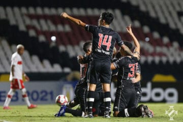 Próximo rival do Cruzeiro, Vasco goleia CRB na Série B; veja os gols