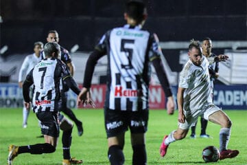 Cruzeiro volta a se complicar por expulsão e segue sem engrenar na Série B