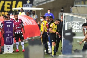 Atlético: árbitro relata acusações de Caetano e ofensas de Éder em súmula