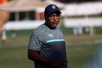 Diante do Atlético-GO, Roger tenta ratificar bom trabalho no Fluminense