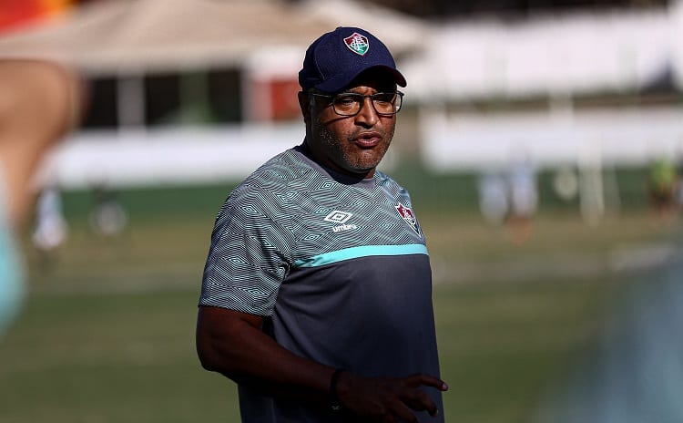 Diante do Atlético-GO, Roger tenta ratificar bom trabalho no Fluminense