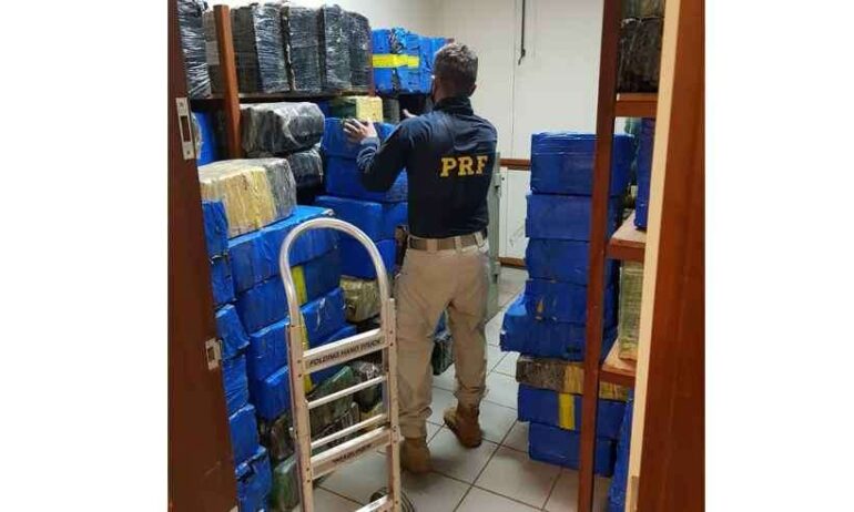 PRF-MG realiza sua maior apreensão de maconha em 2021