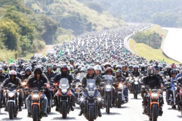Motociata em SP leva grande número de apoiadores de Bolsonaro às ruas