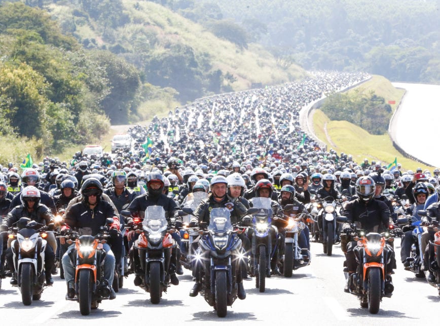 Motociata em SP leva grande número de apoiadores de Bolsonaro às ruas