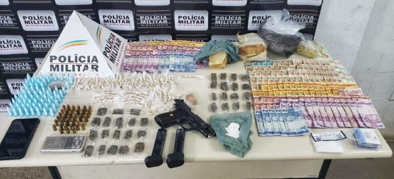 PM de Monlevade prende traficante, apreende drogas e R$ 5000 em dinheiro