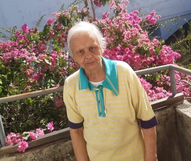 Em Nova Era, idosa convida população para o seu próprio velório