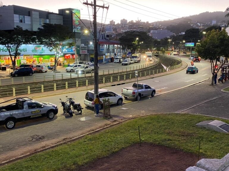 O novo coronavírus brinca de esconde-esconde com o itabirano