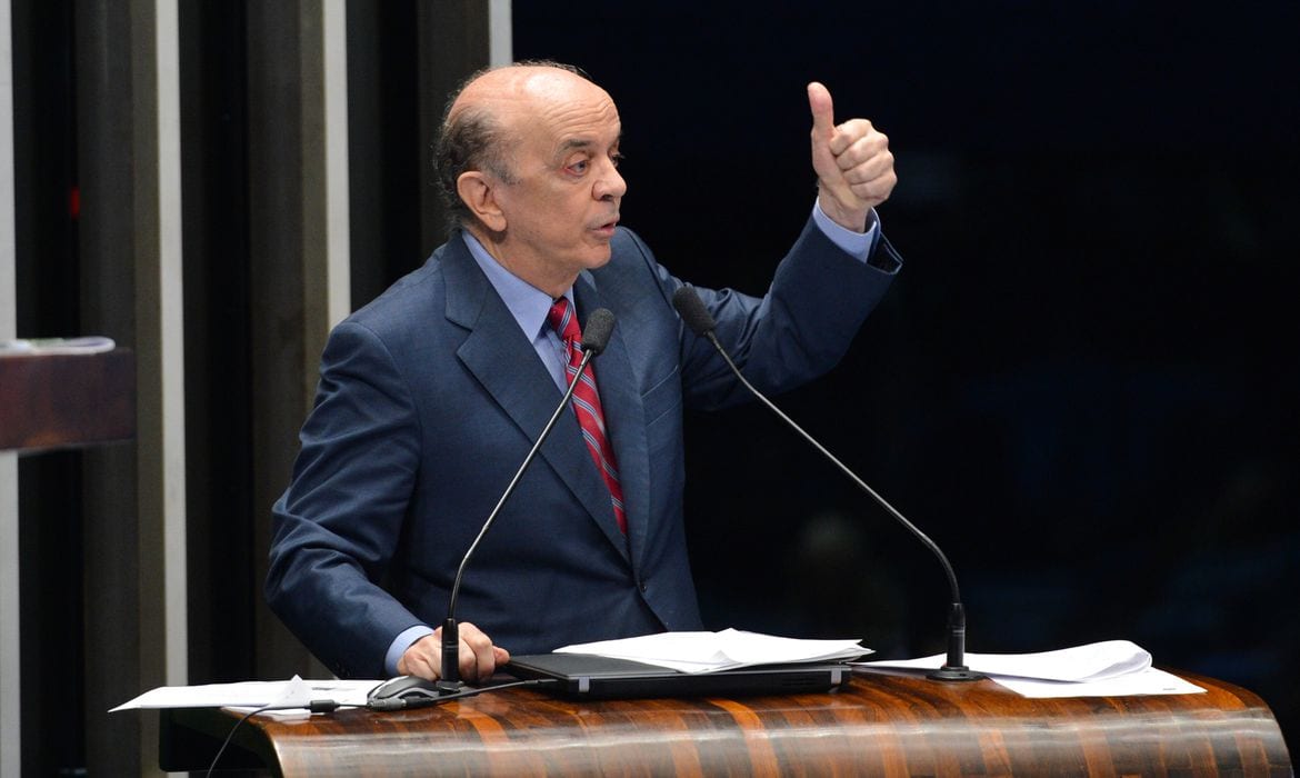 José Serra é internado após testar positivo para Covid-19