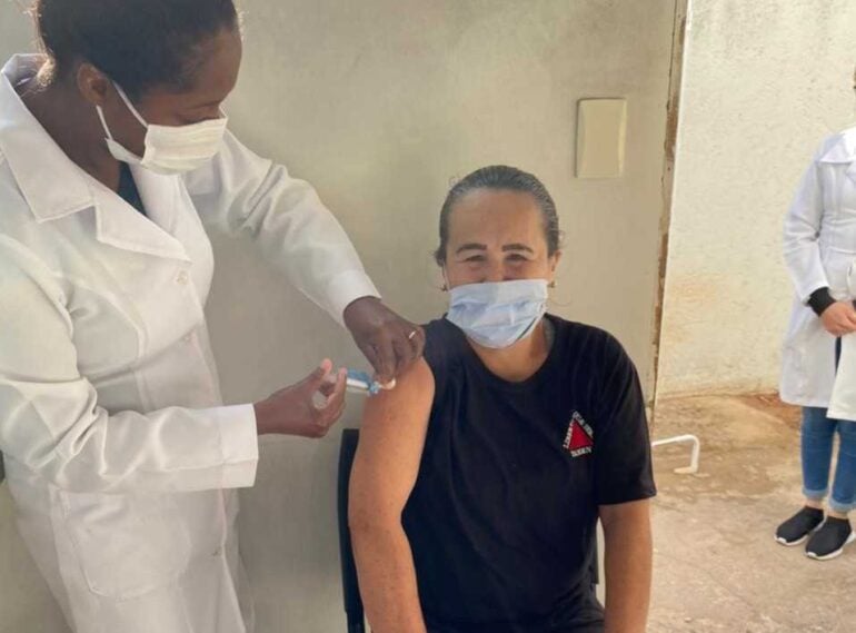 Dia D: Itabira aplica mais de 1,4 mil doses de vacina contra o coronavírus