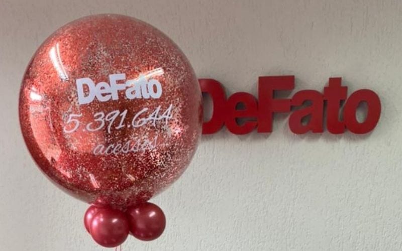 DeFato sorteia prêmios para comemorar os 5,3 milhões de acessos