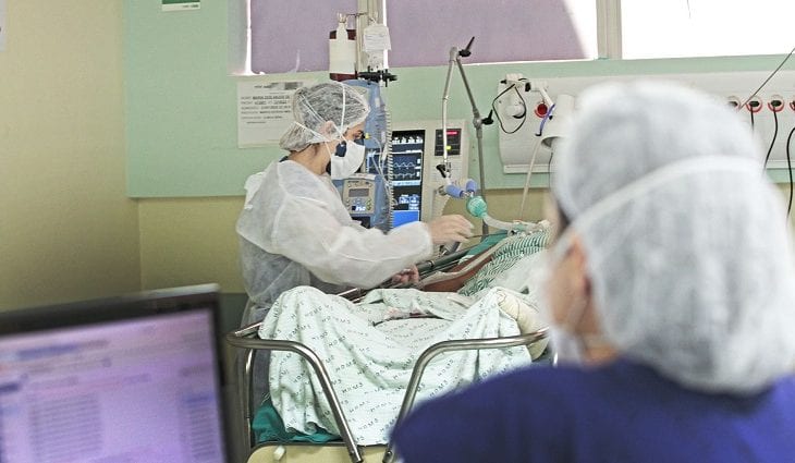 Estudo mostra ao menos um sintoma de longo prazo em infectados pela Covid-19