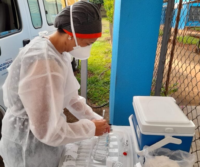 São Gonçalo do Rio Abaixo começa a vacinar pessoas de 18 a 29 anos com comorbidades