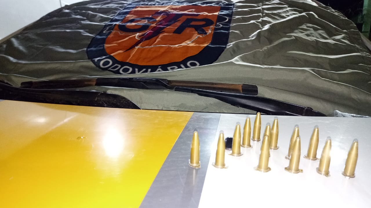 Tático Rodoviário detém jovem que levava cocaína para Ferros