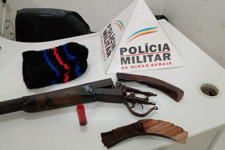 Comerciante reage e toma arma de assaltante no Fênix