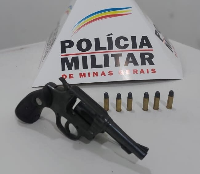 Tático Móvel detém suspeito e apreende arma no Nova Vista