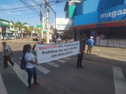 Manifestações contrárias a empréstimo de R$ 70,15 milhões antecedem reunião da Câmara