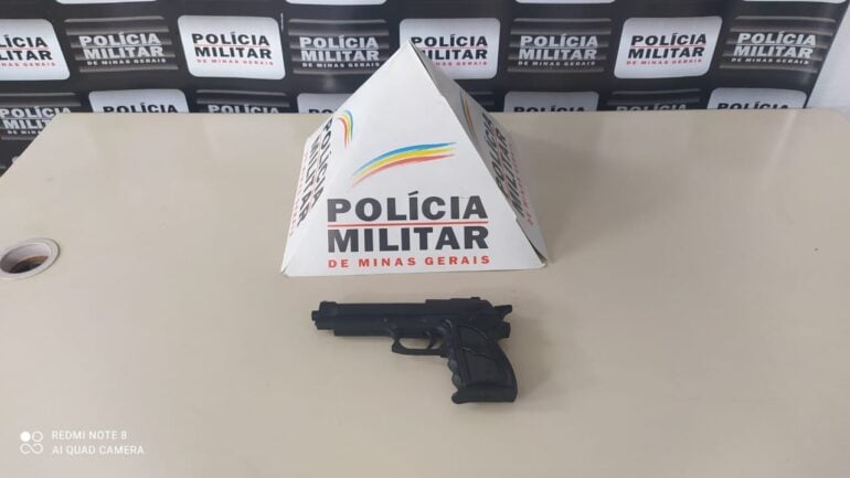 Menores roubam moto, tentam fugir da PM e acabam apreendidos em Monlevade; confira vídeo