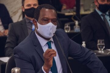 Vereador Júlio do Combem denuncia ataques racistas sofridos na internet