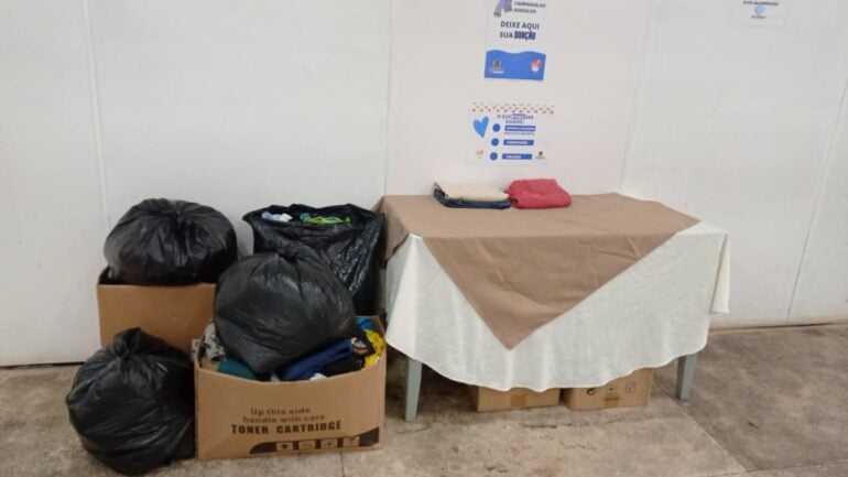 Donativos da campanha de agasalho são entregues para o albergue de Monlevade