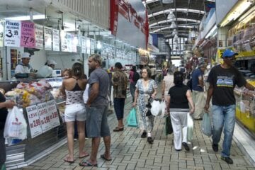 Confiança do consumidor atinge maior índice desde novembro de 2020
