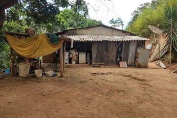 Cuidadora de idosos em Itabira cria vaquinha para reformar casa dos pais