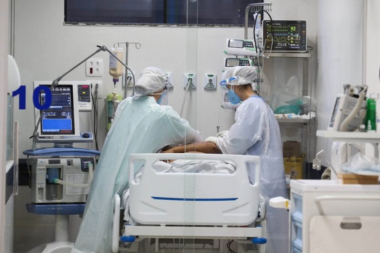 Em 24h, Minas Gerais registra mais de 4 mil novos casos de Covid-19