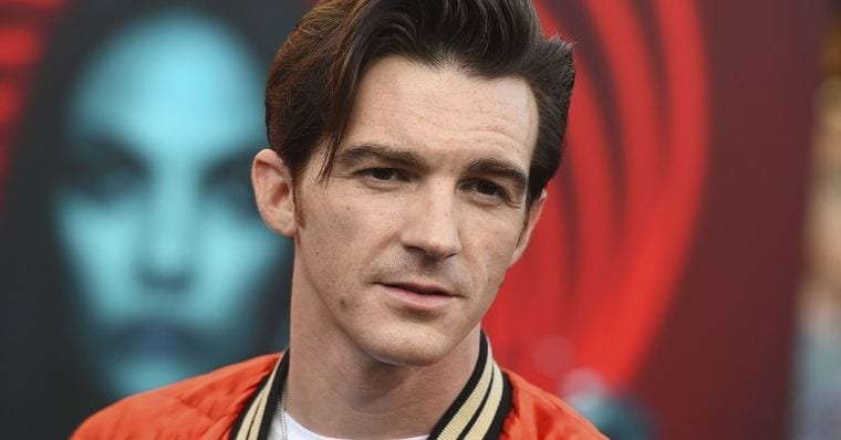 Drake Bell se declara culpado em acusação de crime contra menor de idade
