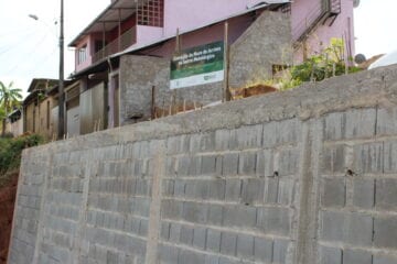 Prefeitura de Monlevade conclui muro de arrimo da rua Campos Altos