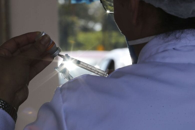 Trabalhadores do transporte coletivo receberão vacina contra covid-19