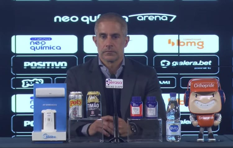 Sylvinho admite baixo nível do Corinthians: ‘Parte técnica não prevaleceu’