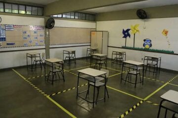 Sindicato dos professores pede aos pais para não enviarem alunos às escolas