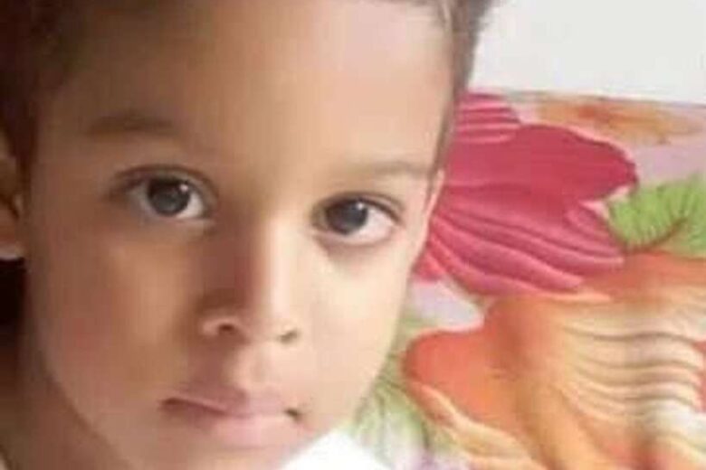 Criança morta por não saber fazer dever de casa era torturada há um ano