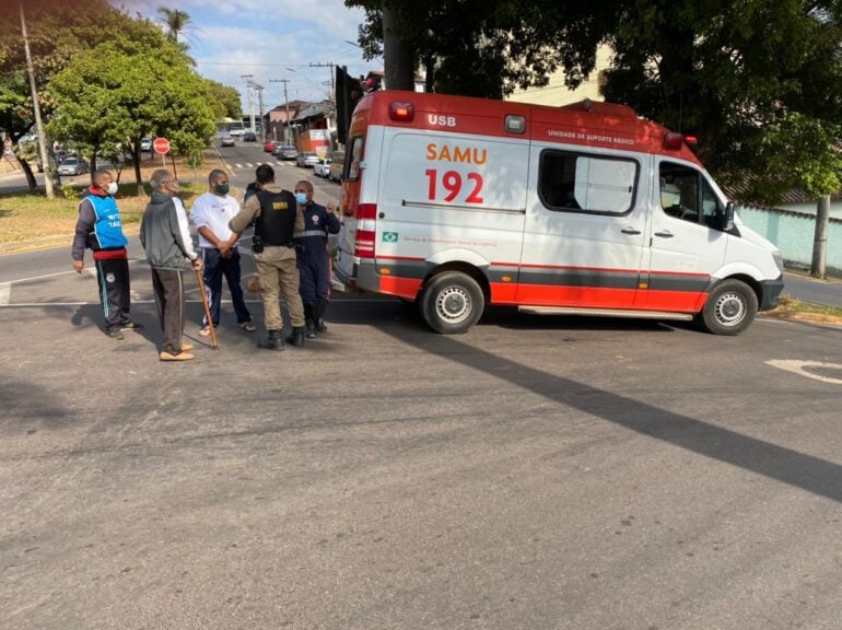 Agora: homem tem suspeita de perna fraturada após acidente em Itabira