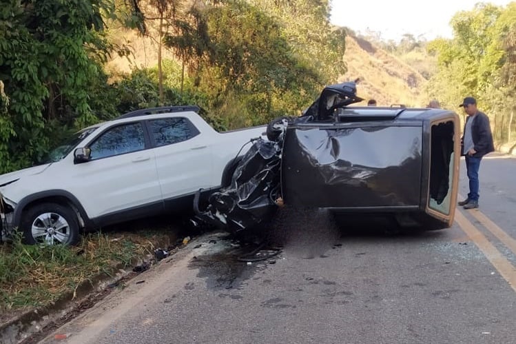 Trio morre na MGC-120 enquanto voltava do enterro de vítima de outro acidente na rodovia